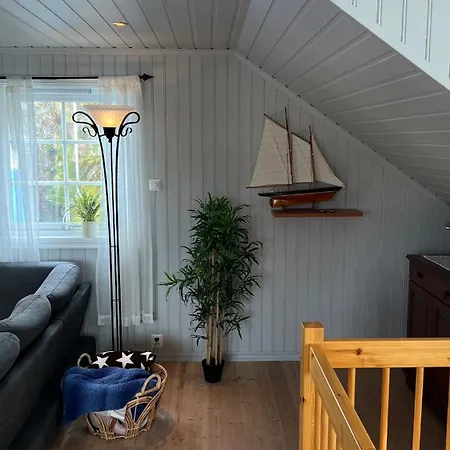 Holiday home Idyllic At The Seafront In Sveggen