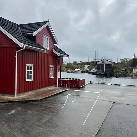 Idyllic At The Seafront In Sveggen * AVEROY