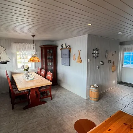 Idyllic At The Seafront In Sveggen * AVEROY