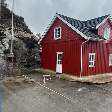 Idyllic At The Seafront In Sveggen * AVEROY